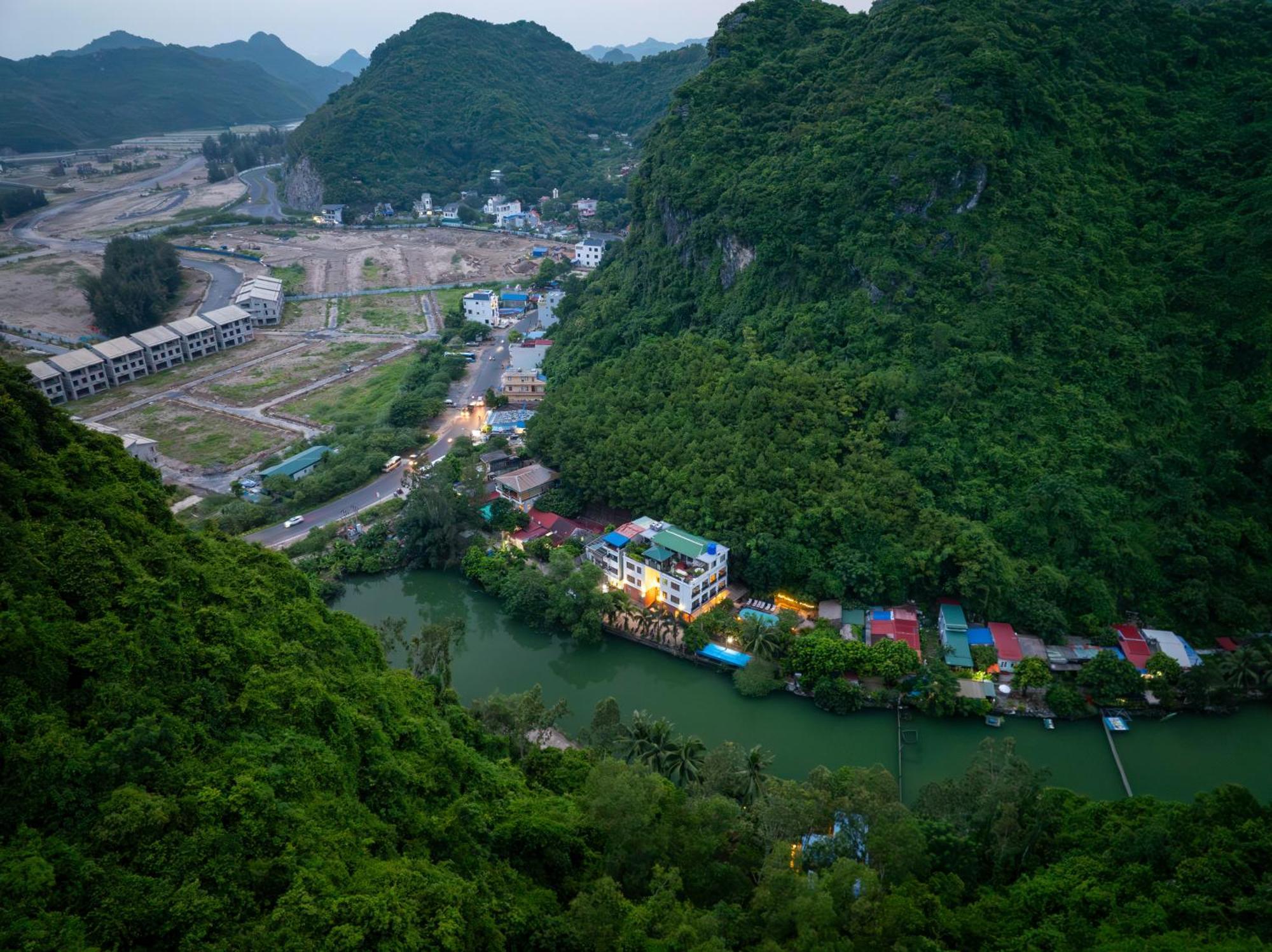 Catba Backpackers Hostel & Pool Bar Chan Chau Exterior photo